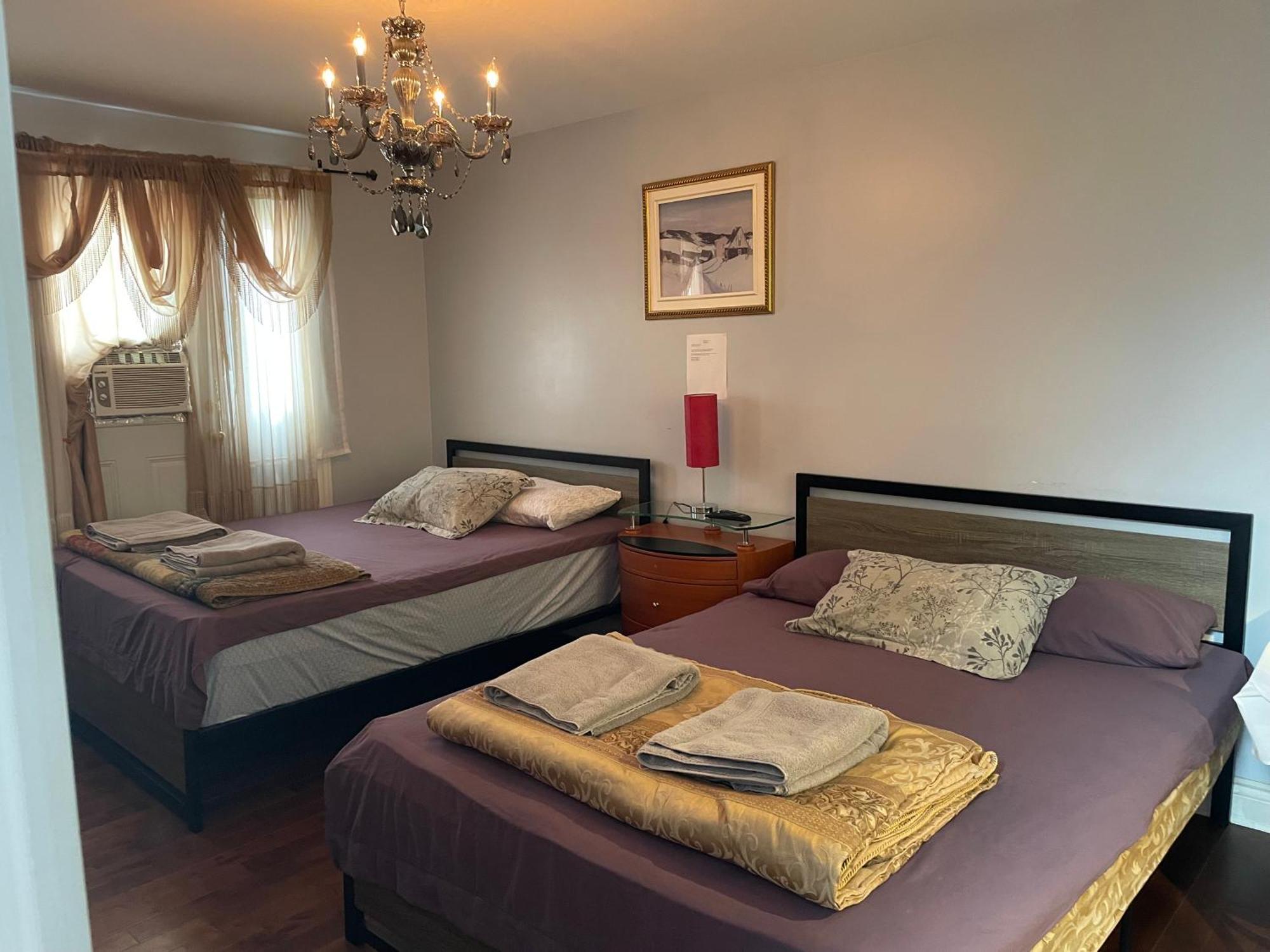 Self Service Small Breakfast, 2 Double Beds Private Room 몬트리올 외부 사진